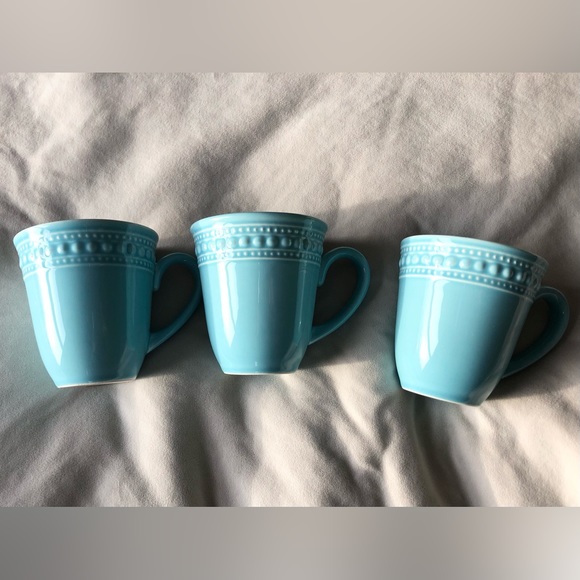 Matceramica set of three (3) aqua beaded mugs - Picture 2 of 7